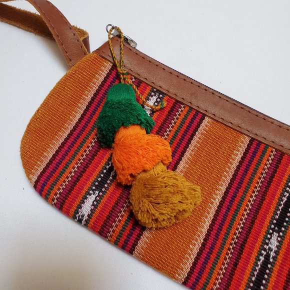 Nena & Co. Sedona Clutch / Wristlet - Picture 11 of 15